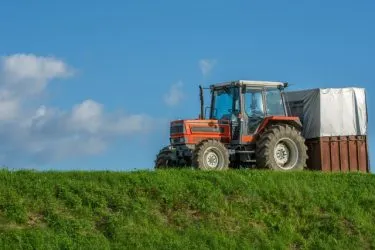 農業分野で外国人を雇用するメリットとは？必要な在留資格や注意点を解説