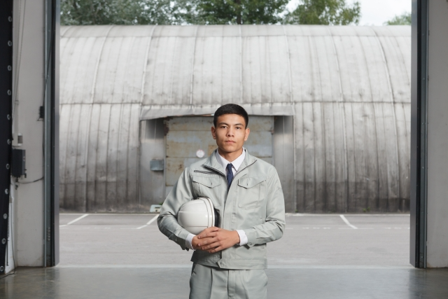 製造業の人手不足解消に役立つ解決策の画像