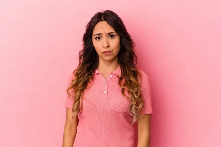 困っているメキシコ人女性の画像