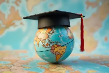 海外の文系大学院に進学したあとの就職先は?主な就職先3選を紹介