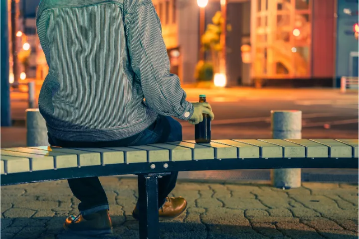 路上飲酒のイメージ
