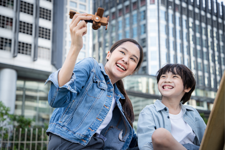 子連れで海外転職するには？メリットやデメリット、学校選びについて解説