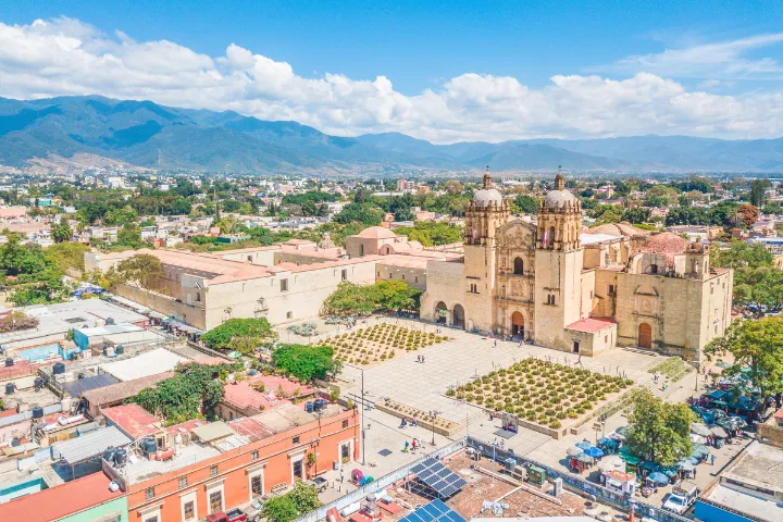 メキシコのオアハカにあるサント・ドミンゴ教会の画像