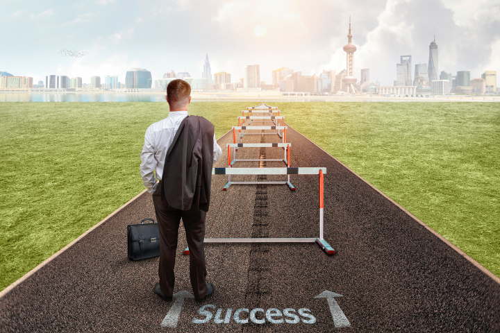 ハードルを越えていくイメージ