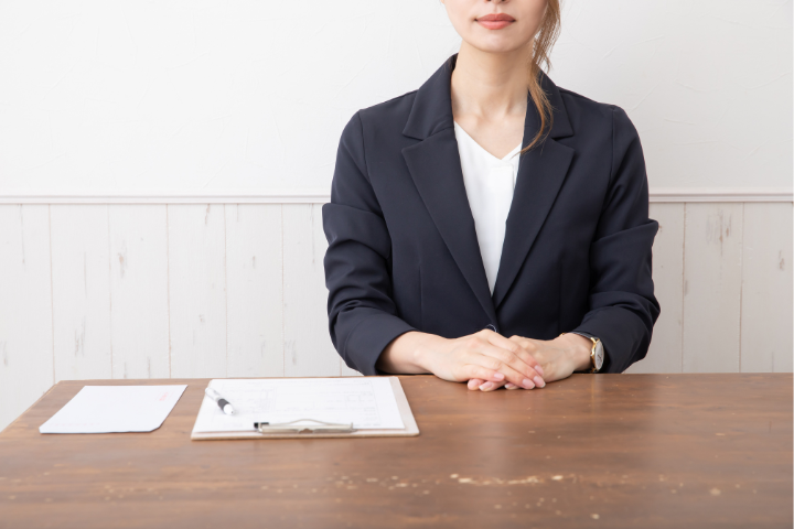 女性面接官のイメージ