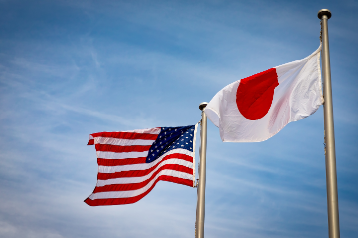 アメリカと日本の国旗の画像